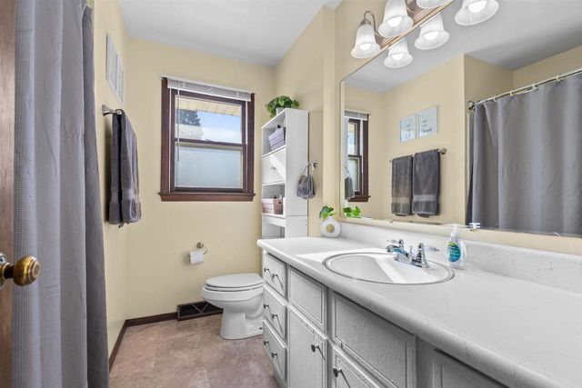 1201 W HAWES AVENUE, Appleton, WI 54914