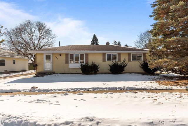1201 W HAWES AVENUE, Appleton, WI 54914