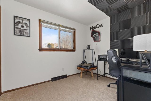 1201 W HAWES AVENUE, Appleton, WI 54914