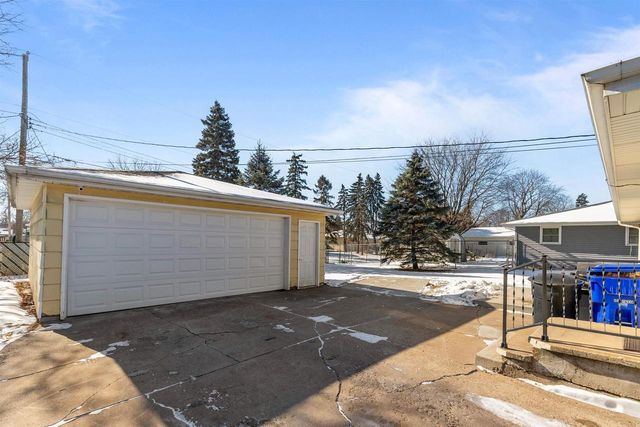 1201 W HAWES AVENUE, Appleton, WI 54914