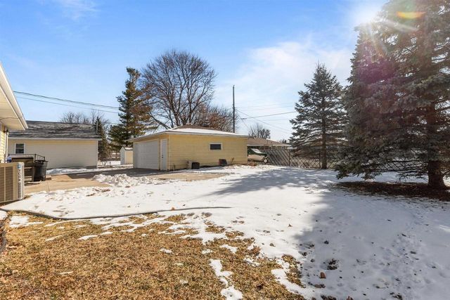 1201 W HAWES AVENUE, Appleton, WI 54914