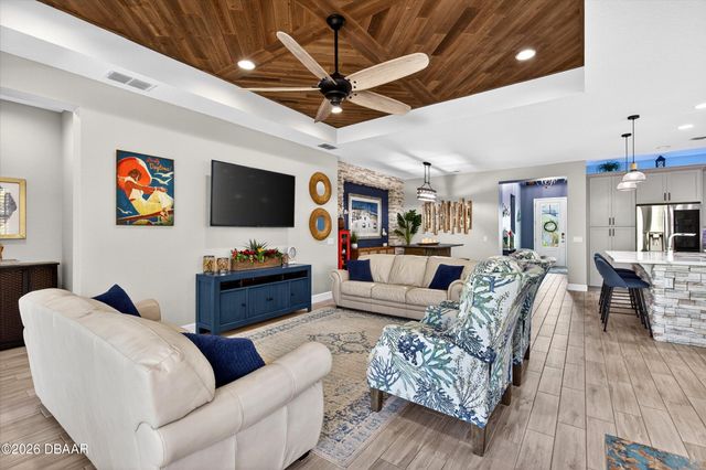 504 Coral Reef Way, Daytona Beach, FL 32124