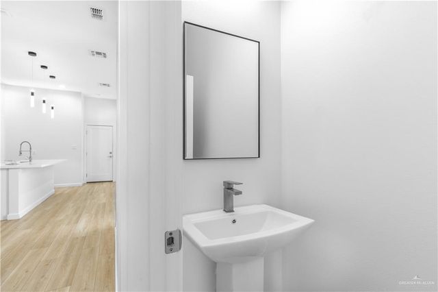 2604 W Kerria Avenue, Mcallen, TX 78501