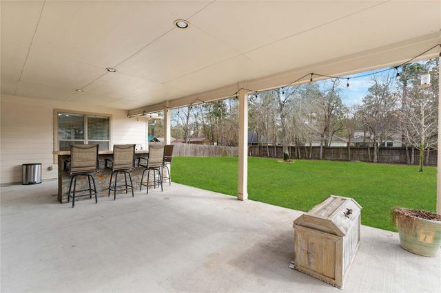 906 Fairbanks Drive, Magnolia, TX 77354