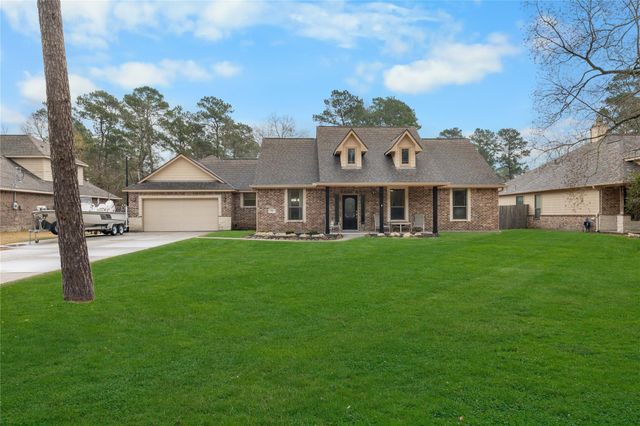 906 Fairbanks Drive, Magnolia, TX 77354