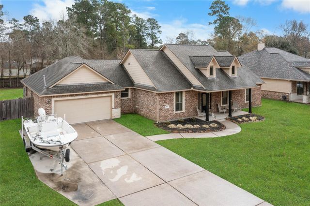 906 Fairbanks Drive, Magnolia, TX 77354