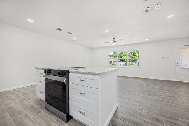 605 W Washington Ave, Copperas Cove, TX 76522