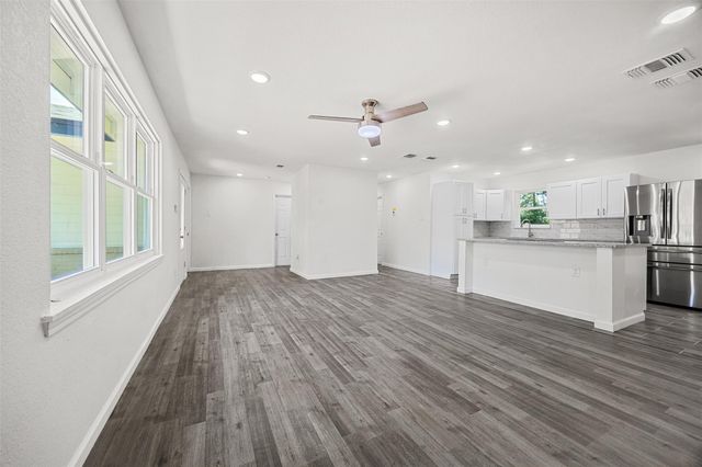 605 W Washington Ave, Copperas Cove, TX 76522