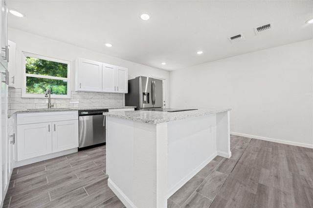 605 W Washington Ave, Copperas Cove, TX 76522