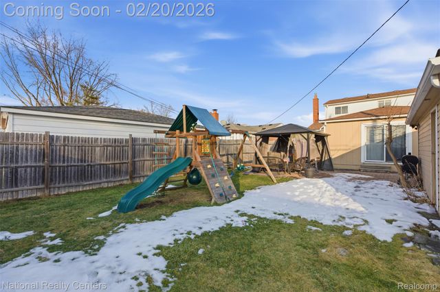 16021 Dugan Street, Roseville, MI 48066