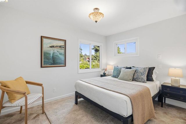 8108 Greenly Dr, Oakland, CA 94605
