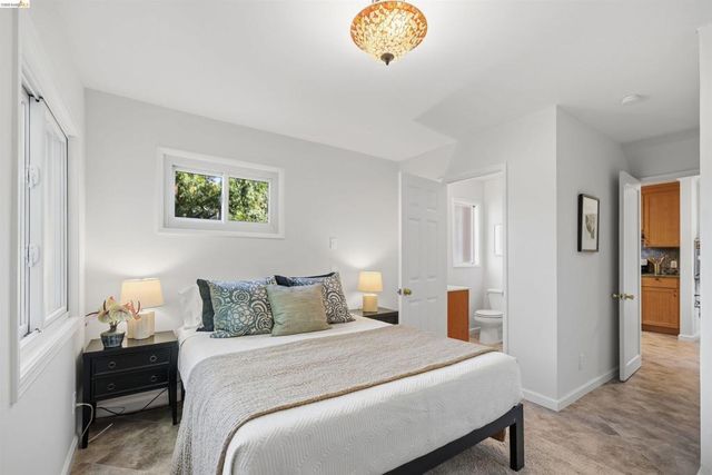 8108 Greenly Dr, Oakland, CA 94605