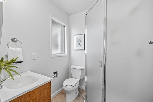8108 Greenly Dr, Oakland, CA 94605
