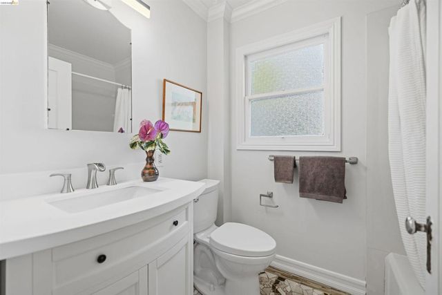 8108 Greenly Dr, Oakland, CA 94605