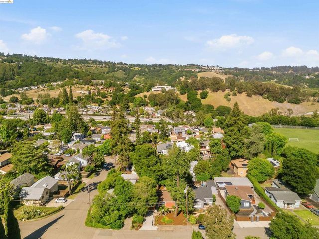 8108 Greenly Dr, Oakland, CA 94605