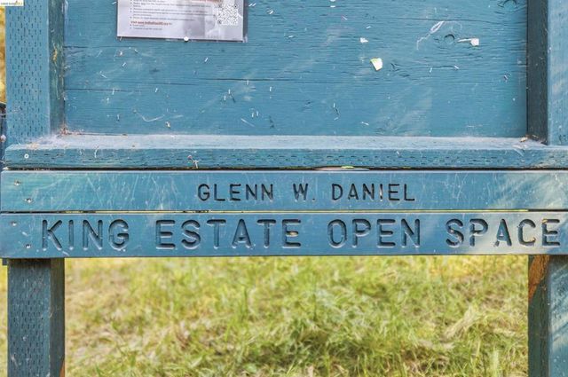 8108 Greenly Dr, Oakland, CA 94605