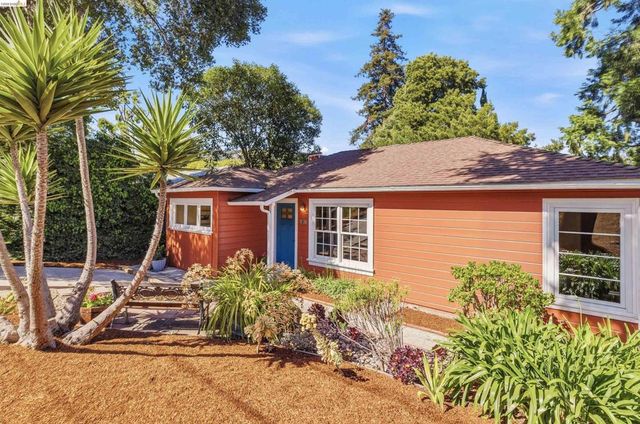 8108 Greenly Dr, Oakland, CA 94605