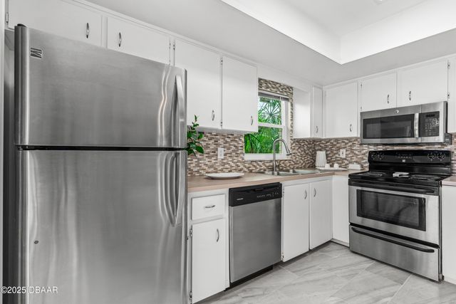 137 Moonstone Court, Port Orange, FL 32129