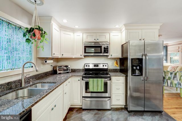 109 LOCUST AVE, Mt Gretna, PA 17064