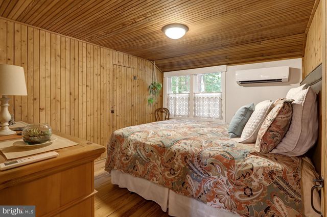109 LOCUST AVE, Mt Gretna, PA 17064