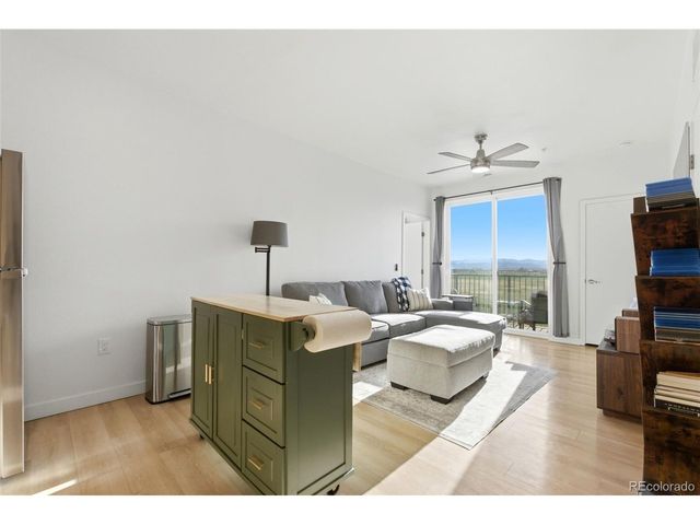 5702 Central Park Blvd 322, Denver, CO 80238