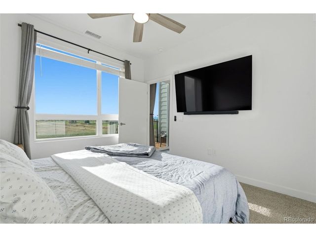 5702 Central Park Blvd 322, Denver, CO 80238