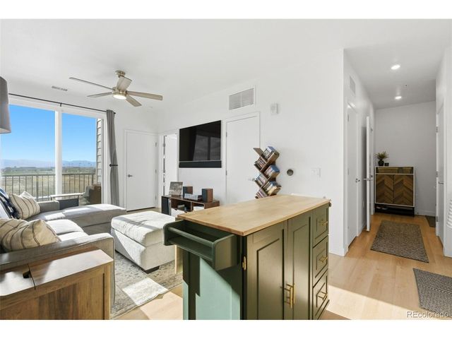 5702 Central Park Blvd 322, Denver, CO 80238