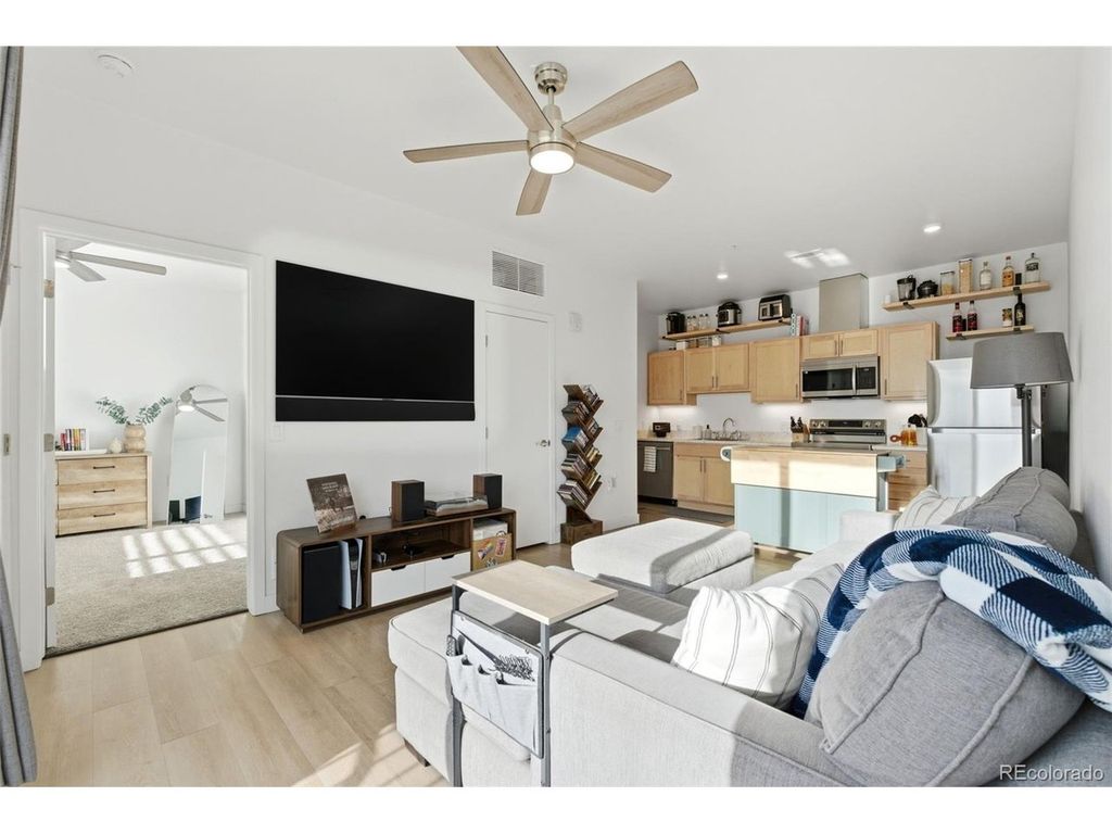 5702 Central Park Blvd 322, Denver, CO 80238