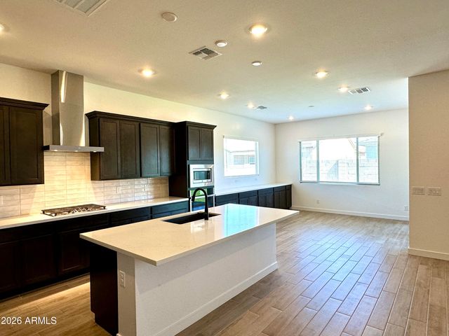 3718 E GOLD MOUNTAIN Avenue, San Tan Valley, AZ 85143