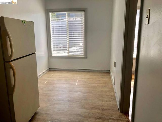 2240 MacArthur Blvd, Oakland, CA 94602