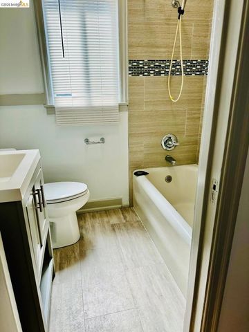 2240 MacArthur Blvd, Oakland, CA 94602