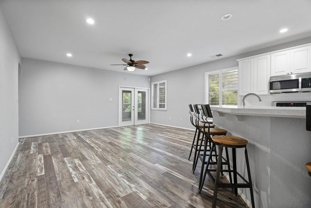 421 Livingstone Lane, League City, TX 77573
