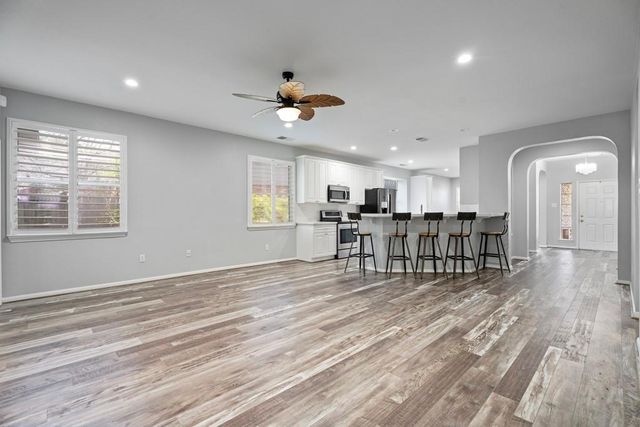421 Livingstone Lane, League City, TX 77573