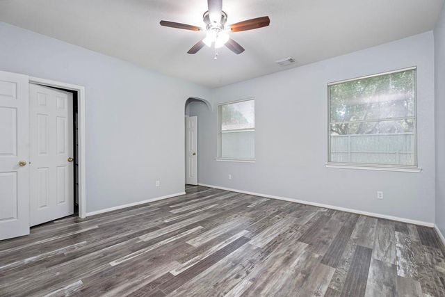 421 Livingstone Lane, League City, TX 77573