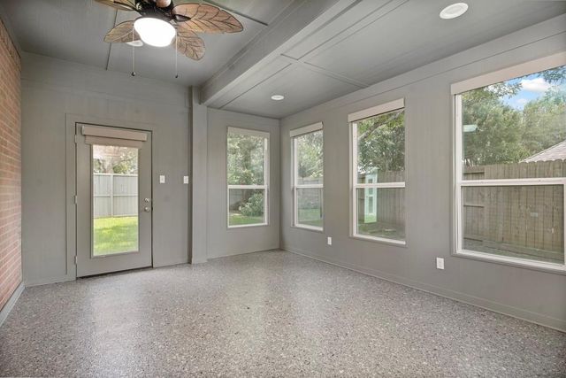 421 Livingstone Lane, League City, TX 77573