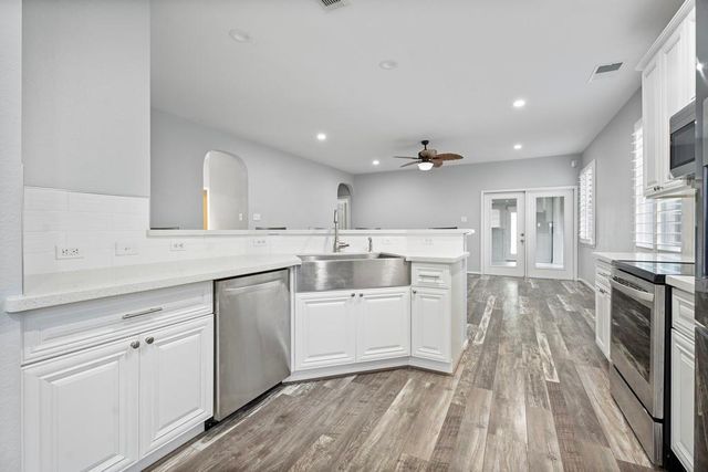421 Livingstone Lane, League City, TX 77573