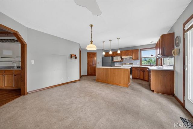 412 Pandora Court, St Peters, MO 63376