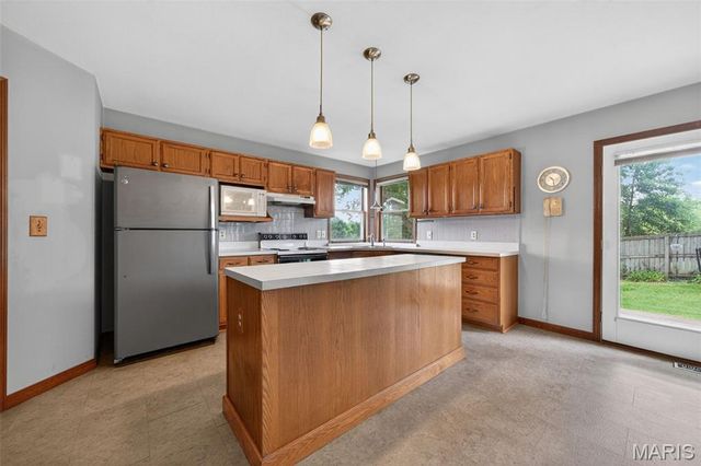 412 Pandora Court, St Peters, MO 63376
