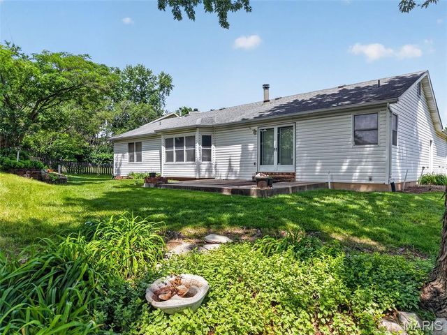 412 Pandora Court, St Peters, MO 63376