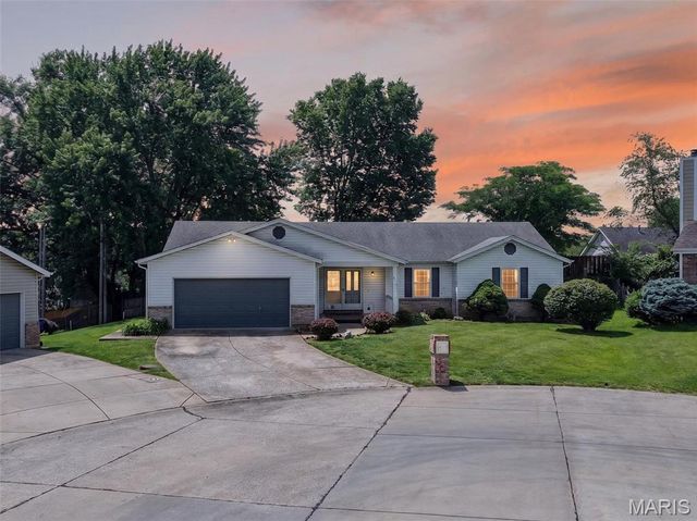 412 Pandora Court, St Peters, MO 63376