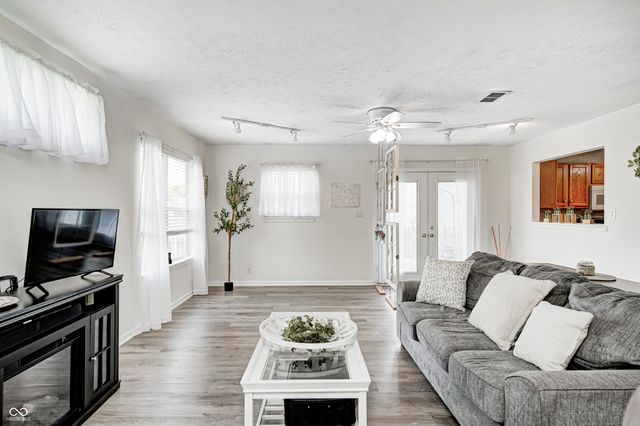 852 Yellowwood Drive, Greenwood, IN 46143