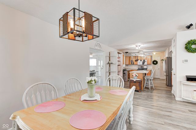 852 Yellowwood Drive, Greenwood, IN 46143