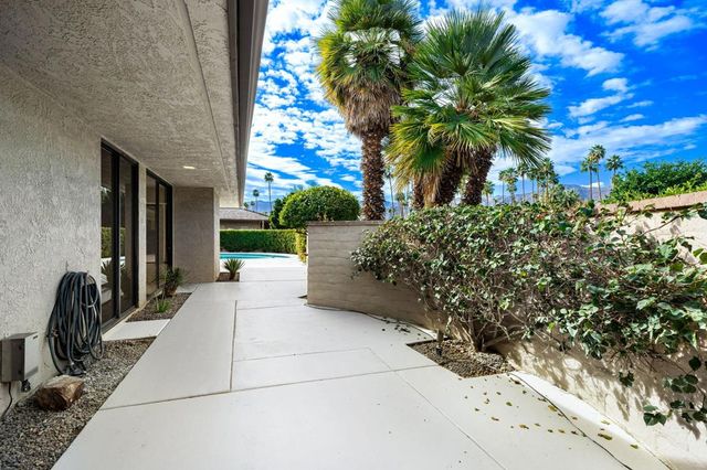 62 Dartmouth Drive, Rancho Mirage, CA 92270