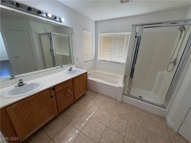 9843 Ashton Pines Court, Las Vegas, NV 89147