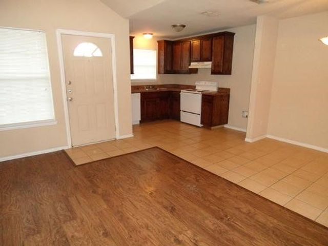 3129 NW Loraine Street NW, Fort Worth, TX 76106