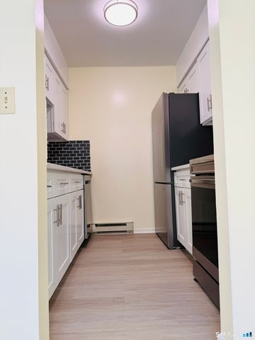 64 Deerwood Lane 2, Waterbury, CT 06704