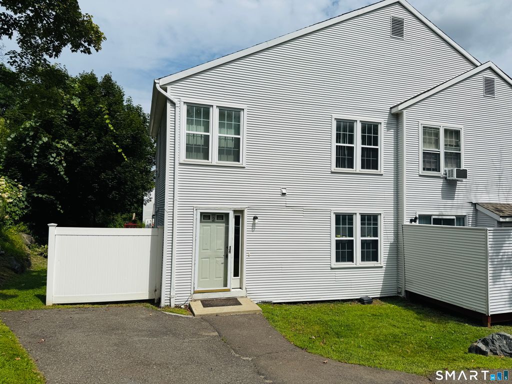 64 Deerwood Lane 2, Waterbury, CT 06704