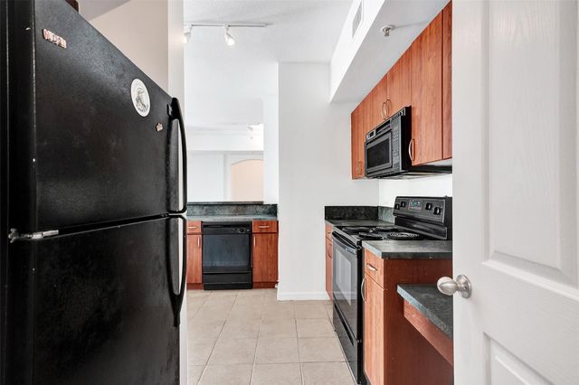 9172 Collins Avenue 302, Surfside, FL 33154