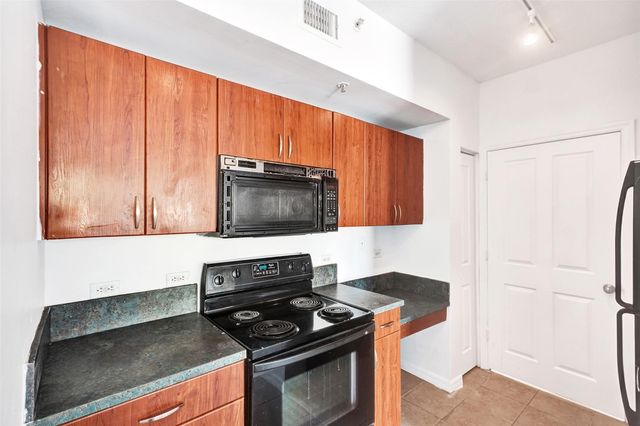 9172 Collins Avenue 302, Surfside, FL 33154
