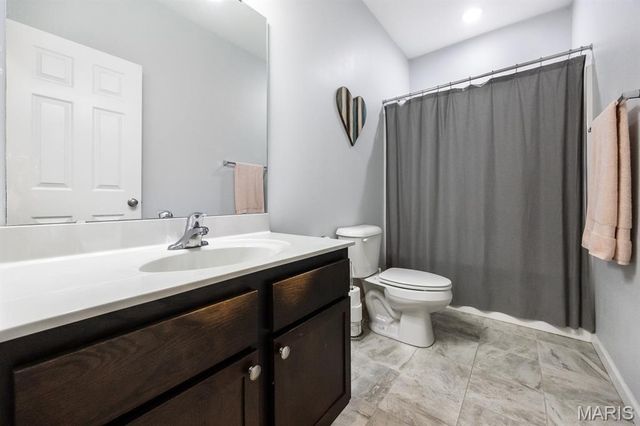 861 Bluff Ridge Lane, Shiloh, IL 62221